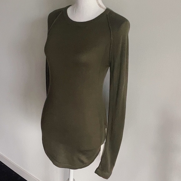 NWT Lululemon Sunshine Coast Long Sleeve Sweater - Picture 15 of 15